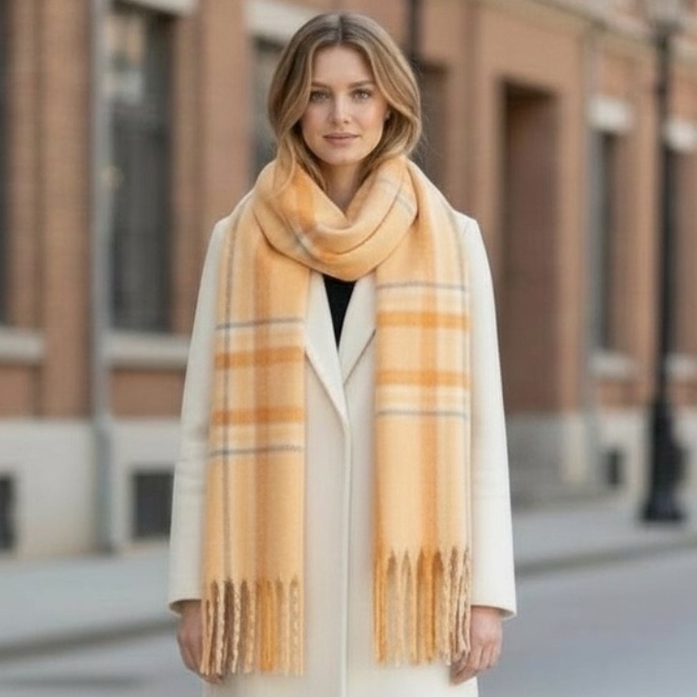 NWT Steve Madden Women’s Plaid Fringe Trim Blanket Scarf in Creamsicle Gift Warm